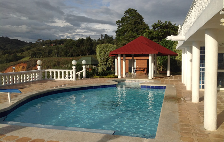 Alquiler de Finca Campestre Bella Vista, Lago Calima, Calima Darién | livevalledelcauca.com