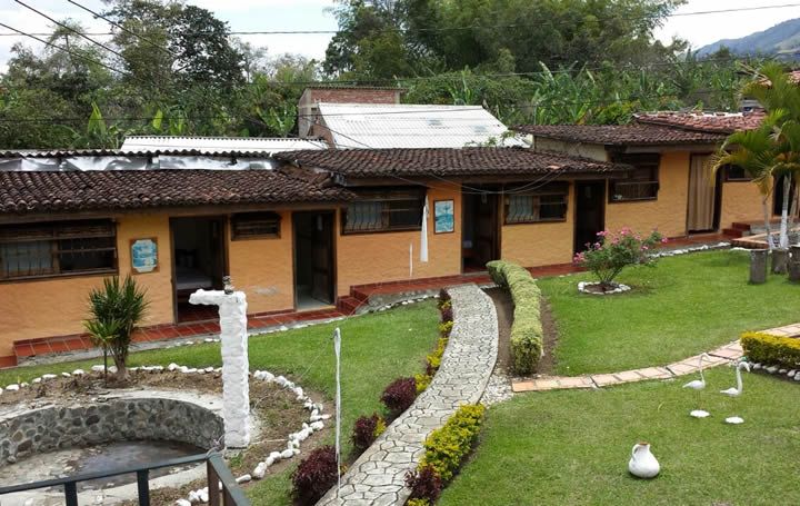Alquiler de Finca Campestre Los Delfines, Lago Calima, Calima Darién | livevalledelcauca.com